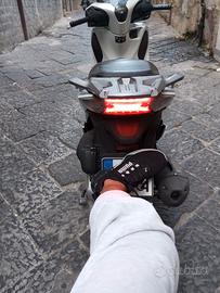 Honda Sh 150 bianco anno 2019 km14.258
