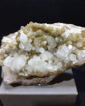 Apofilite su Girolite, India 