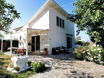 Villa con giardino sulla spiaggia
