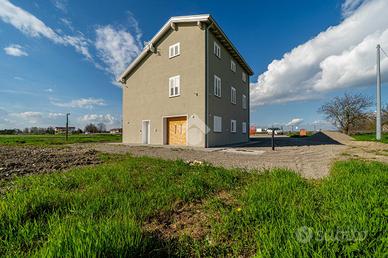 VILLA SINGOLA A REGGIO NELL'EMILIA
