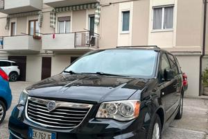 Lancia Voyager anno 2012 7 posti 2.8 turbodiesel
