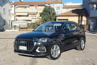 AUDI Q3 35 TDI S tronic Business Advanced