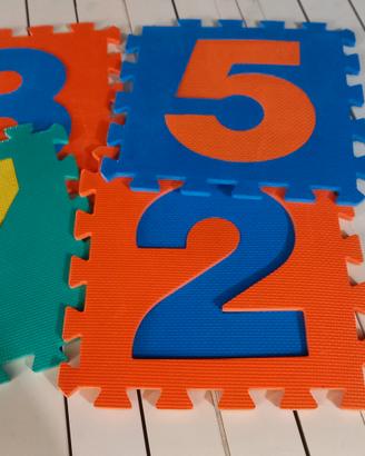 puzzle numeri e lettere in schiuma