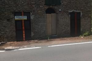 Casetta indipendente da ristrutturare con terreno