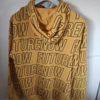 Felpa gialla con scritte