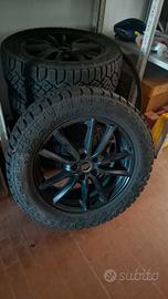 cerchi e gomme da 19 per Land Rover