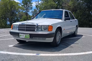 MERCEDES-BENZ 190 2.0 E