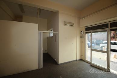 Bottega 25 mq. in via Cavallaro Catania