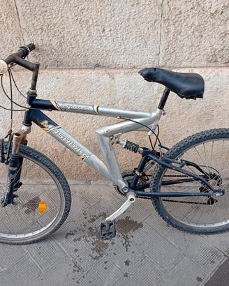 BICI mountain bike MTB 26" ragazzo usata città