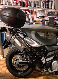 Attacchi laterali moto per bauletti Givi Monokey