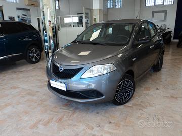 Lancia Ypsilon 1.2 69 CV 5 porte Gold