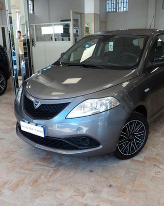 Lancia Ypsilon 1.2 69 CV 5 porte Gold