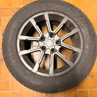 Pneumatici invernali 225/65 R17 102T con cerchi