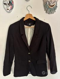 Blazer nero con toppe