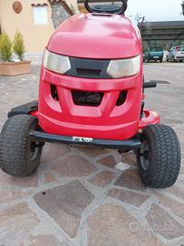 trattorino tagliaerba  rasaerba 