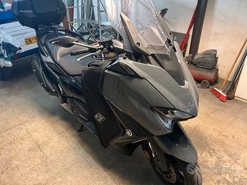 Yamaha Tmax 560 Tech Max 2021