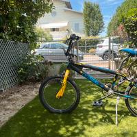 Bmx(bici per fare trick )