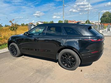 Range Rover Velar R-Dynamic 240cv tTotal Black