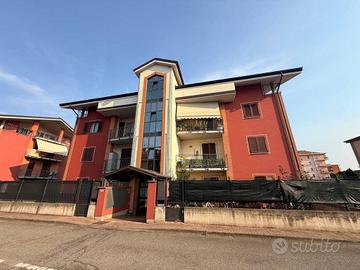 Appartamento di 92 m² con 3 locali e box auto a Ca
