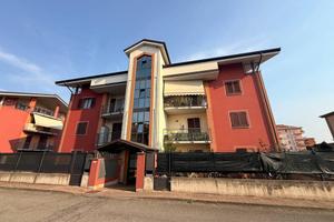 Appartamento di 92 m² con 3 locali e box auto a Ca