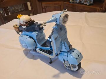 LEGO Icons Vespa 125 10298