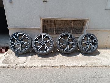 Cerchi in lega 19" e pneumatici invern / esti