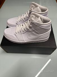 Jordan 1 mid triple white 43