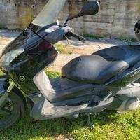 yamaha x-max 250 