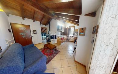 Cirimido: Bilocale mansardato con ampio box senza