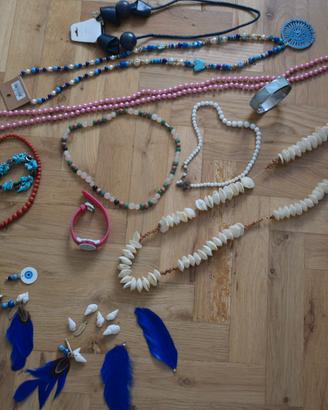 Set di collane bracciali e orologio