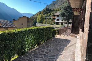 Bilocale con terrazza solarium e giardino