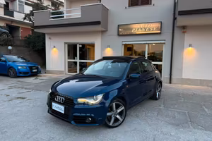 Audi A1 SPB 1.6 TDI 105CV Ambition Tetto