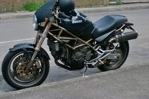Ducati Monster M900