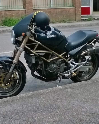 Ducati Monster M900