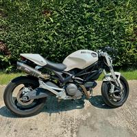 Ducati Monster 696 Plus