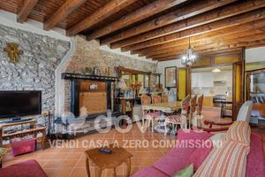 Villa di 237 m² con 5 locali e posto auto a Sirmio