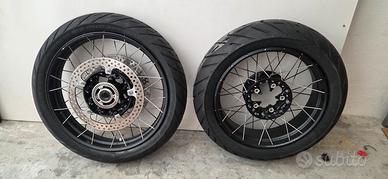 Bmw 1300 Cerchi a  raggi neri