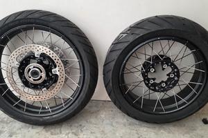 Bmw 1300 Cerchi a  raggi neri