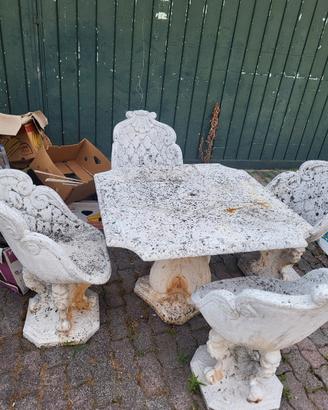set tavolo e 4 sedie in cemento 