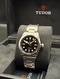 TUDOR Black-Bay 36