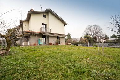 VILLA BIFAMILIARE RISTRUTTURATA IN CLASSE A1