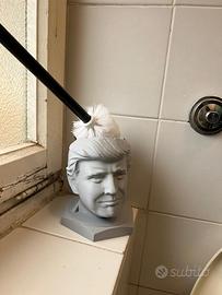Porta spazzolone water Donald Trump