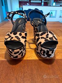 ESSENTIEL sandali con plateau n.37