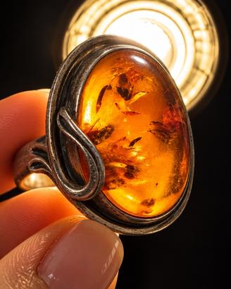 Anello grande cabochon ambra argento massiccio