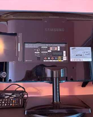 Monitor TV LED Samsung da 21,5 pollici