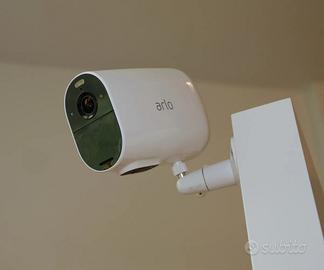Arlo Essential XL (4 pezzi) + 1 Essential standard