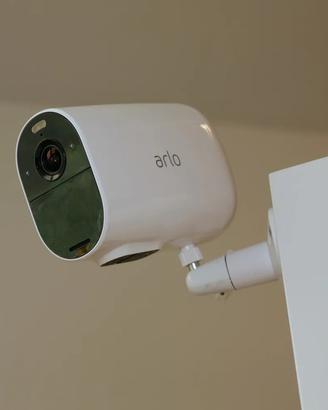 Arlo Essential XL (4 pezzi) + 1 Essential standard