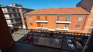 TRILOCALE con BALCONE al terzo piano con ASCENSORE
