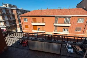 TRILOCALE con BALCONE al terzo piano con ASCENSORE