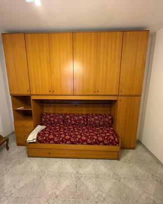 Cameretta a ponte in legno